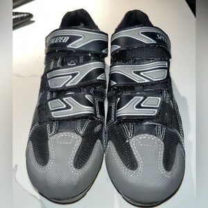 Specialized Spinning/Cycling Shoes With Clips!!